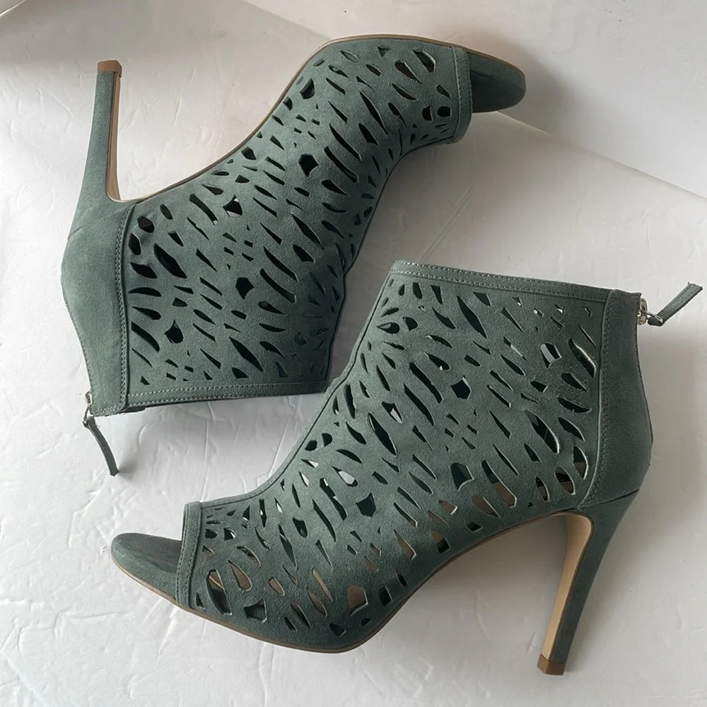 WHBM STACEY WINTERGREEN LASER-CUT BOOTIES